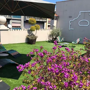 200 & Terrace לינה וארוחת בוקר