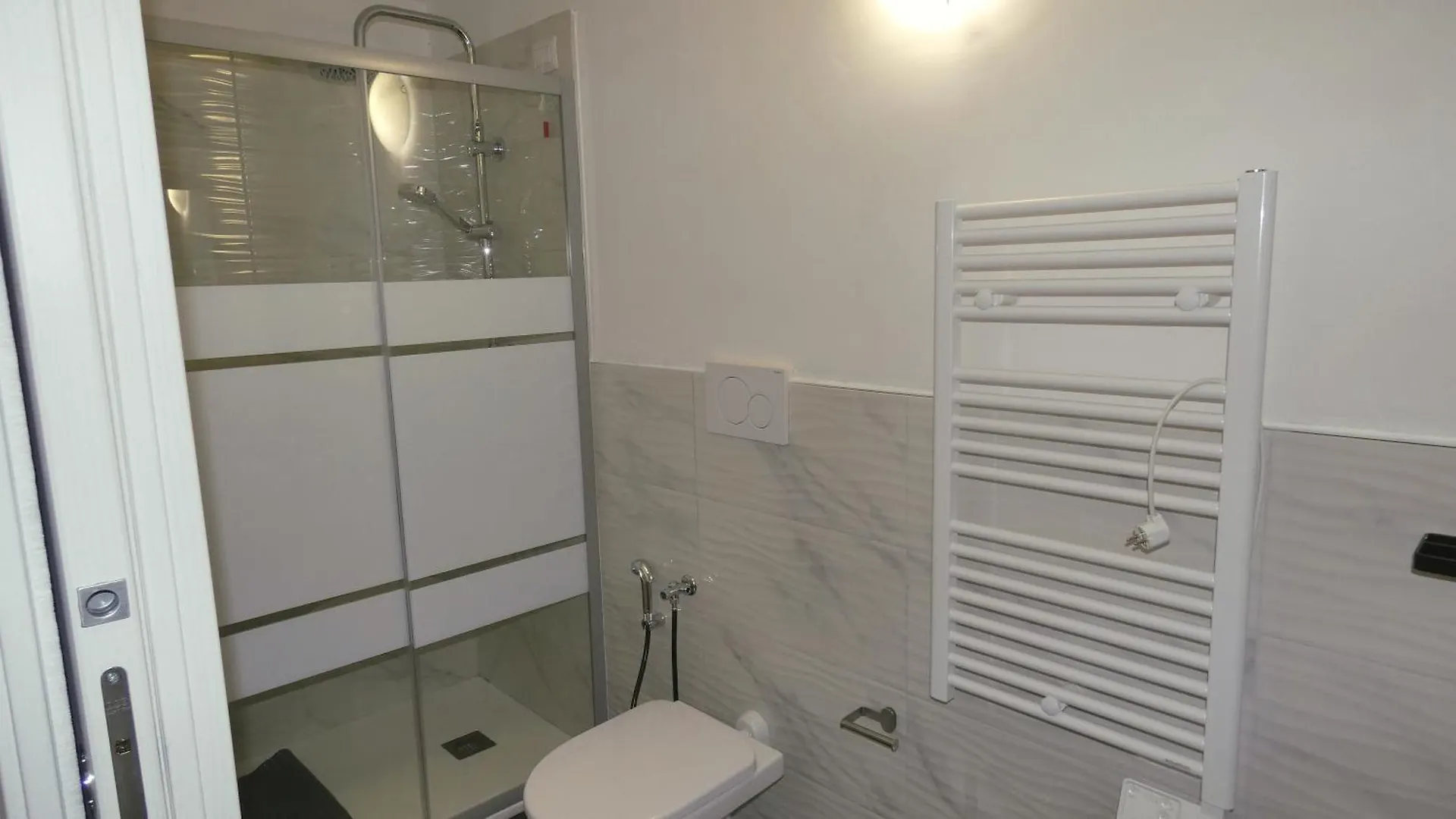 Carlito'S Way 234 Bed & Breakfast Bari Italy
